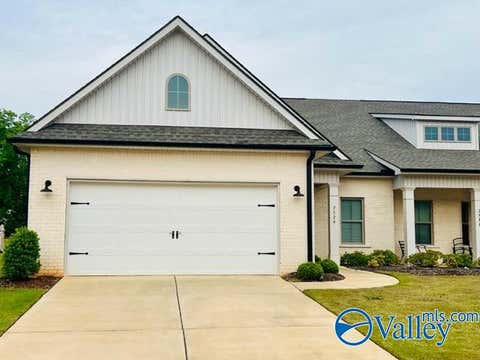 Townhouse For Sale - 7529 Doris Ruth Lane<br/> Owens Cross Roads, AL 35763