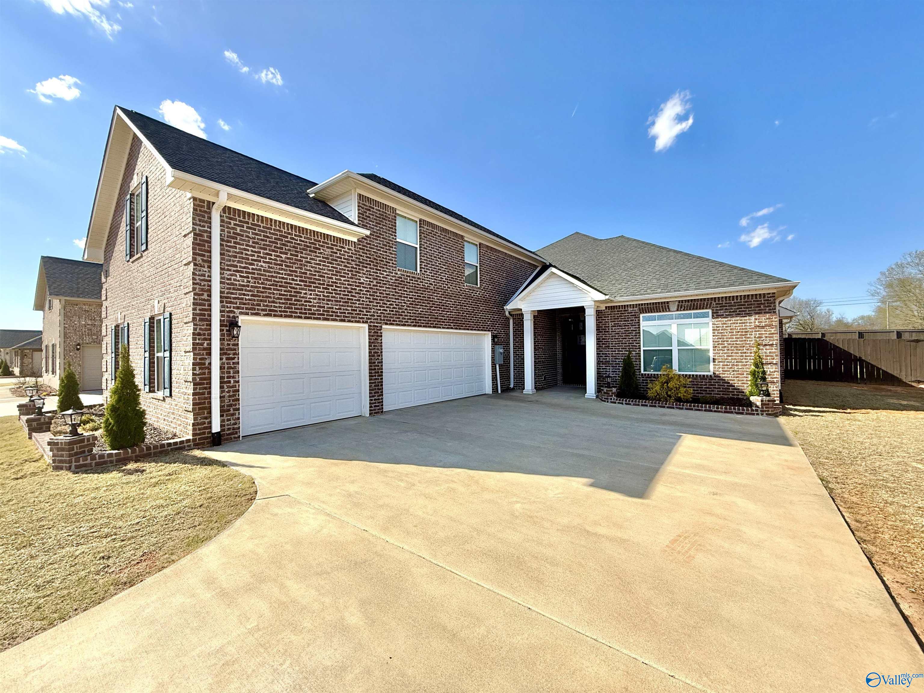 17050 Stonegate Drive, Athens, Alabama image 4