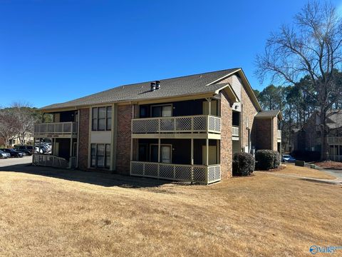 Condo For Sale - 4975 Seven Pine Circle #6<br/> Huntsville, AL 35816