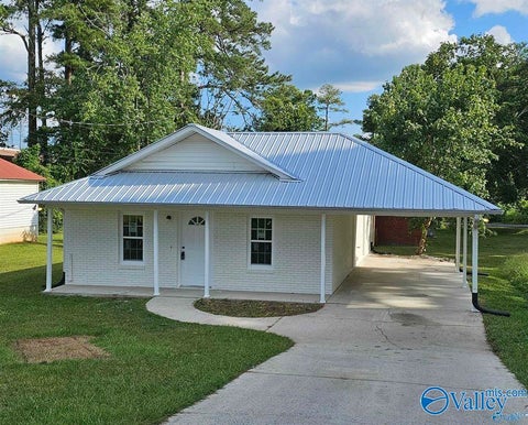 Homes For Sale - 223 3rd Avenue<br/> Marshall County, Arab, AL 35016