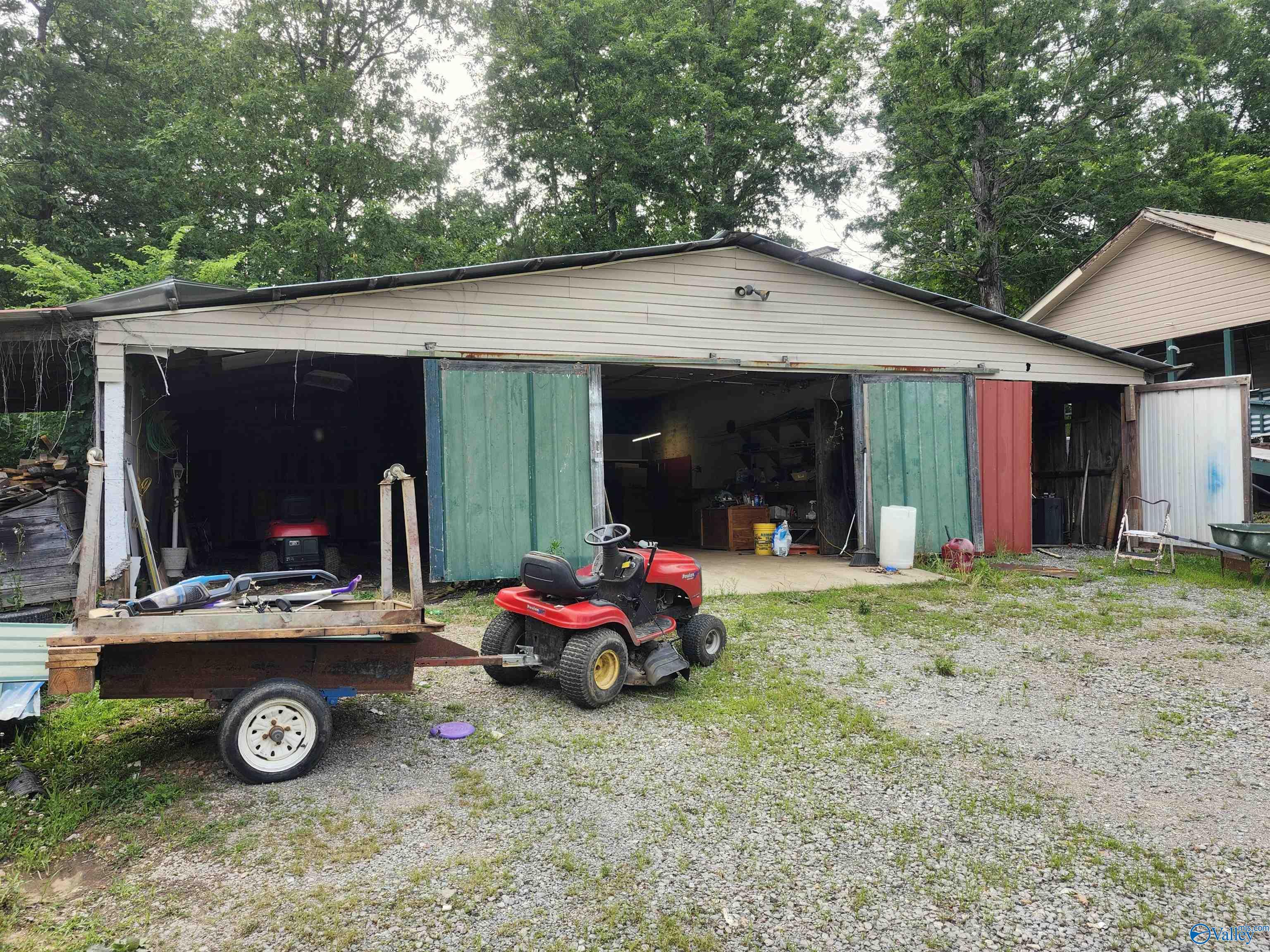 611 Blowing Cave Road, Gurley, Alabama image 1