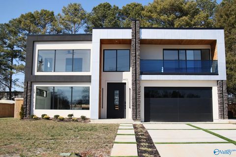 Photo of 4602 Whitehall Drive, Huntsville, AL 35816 (MLS # 21909269)