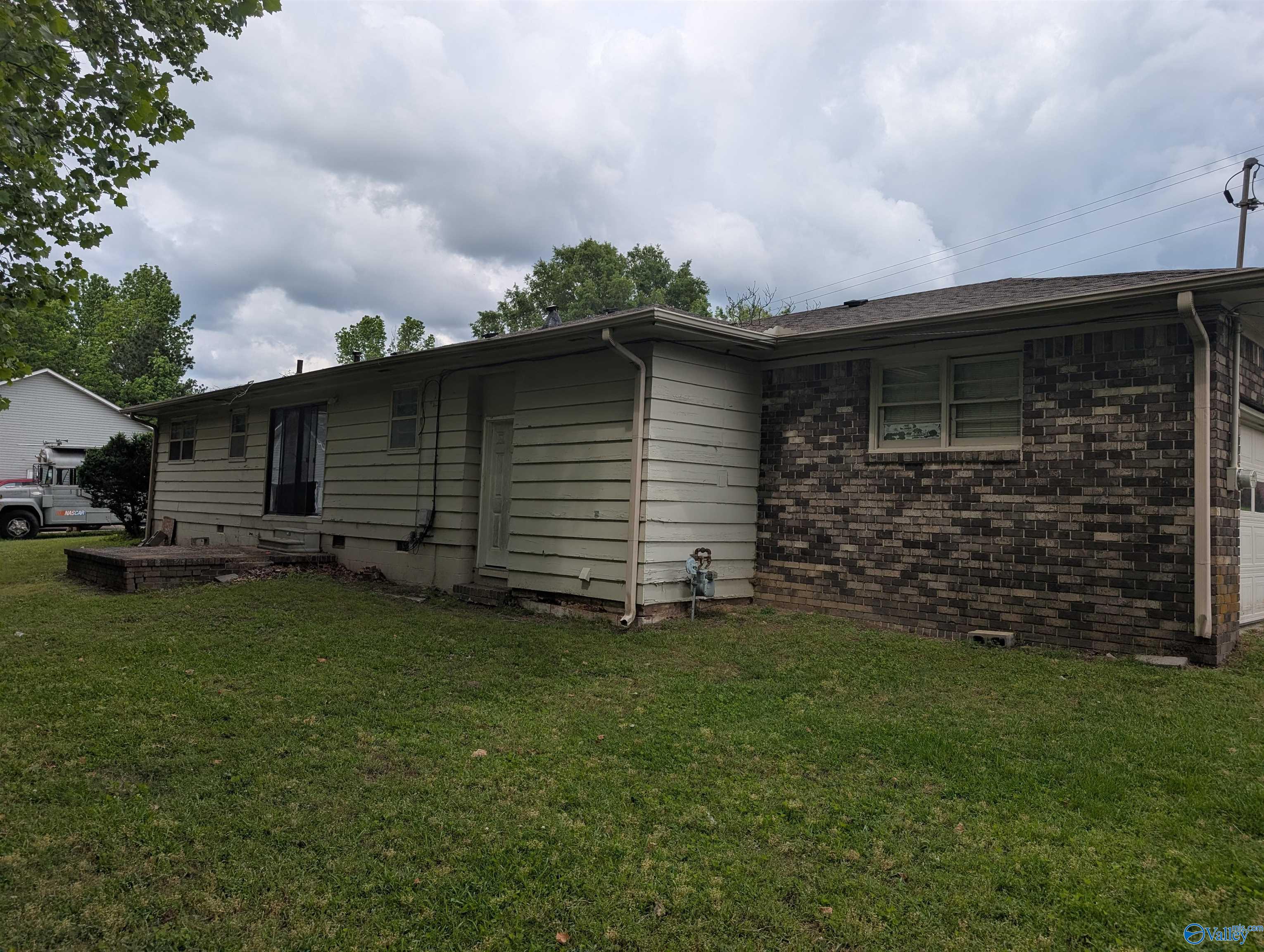 21 Arad Thompson Road, Arab, Alabama image 2