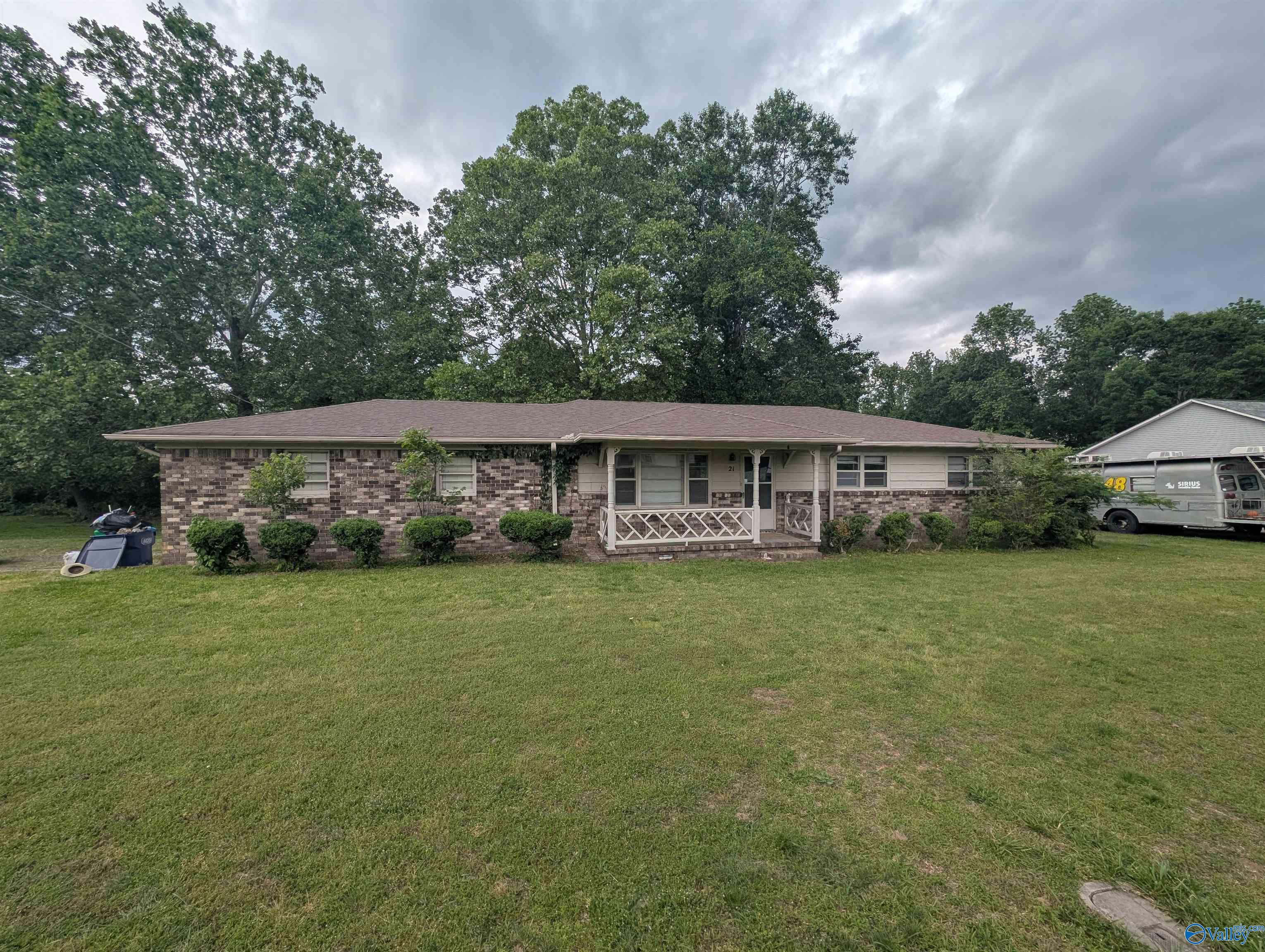 21 Arad Thompson Road, Arab, Alabama image 1