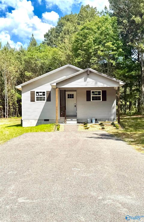 Homes For Sale - 205 County Road 882<br/> Crossville, AL 35962