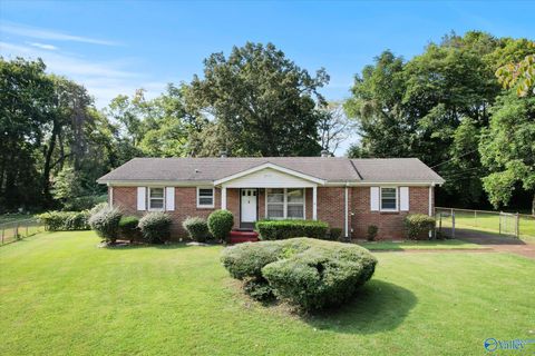 Homes For Sale - 2917 Ford Place<br/> Huntsville, AL 35810