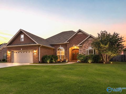 Homes For Sale - 1007 Worton Grange<br/> Decatur, AL 35603