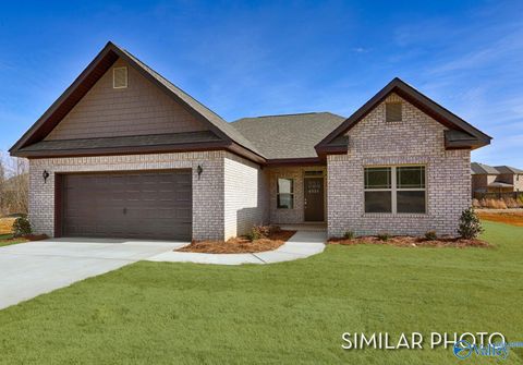 Homes For Sale - 2 Flintridge Drive<br/> Harvest, AL 35749