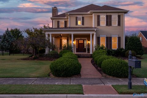 Photo of 31 Lake Forest Blvd SW, Huntsville, AL 35824 (MLS # 21902163)