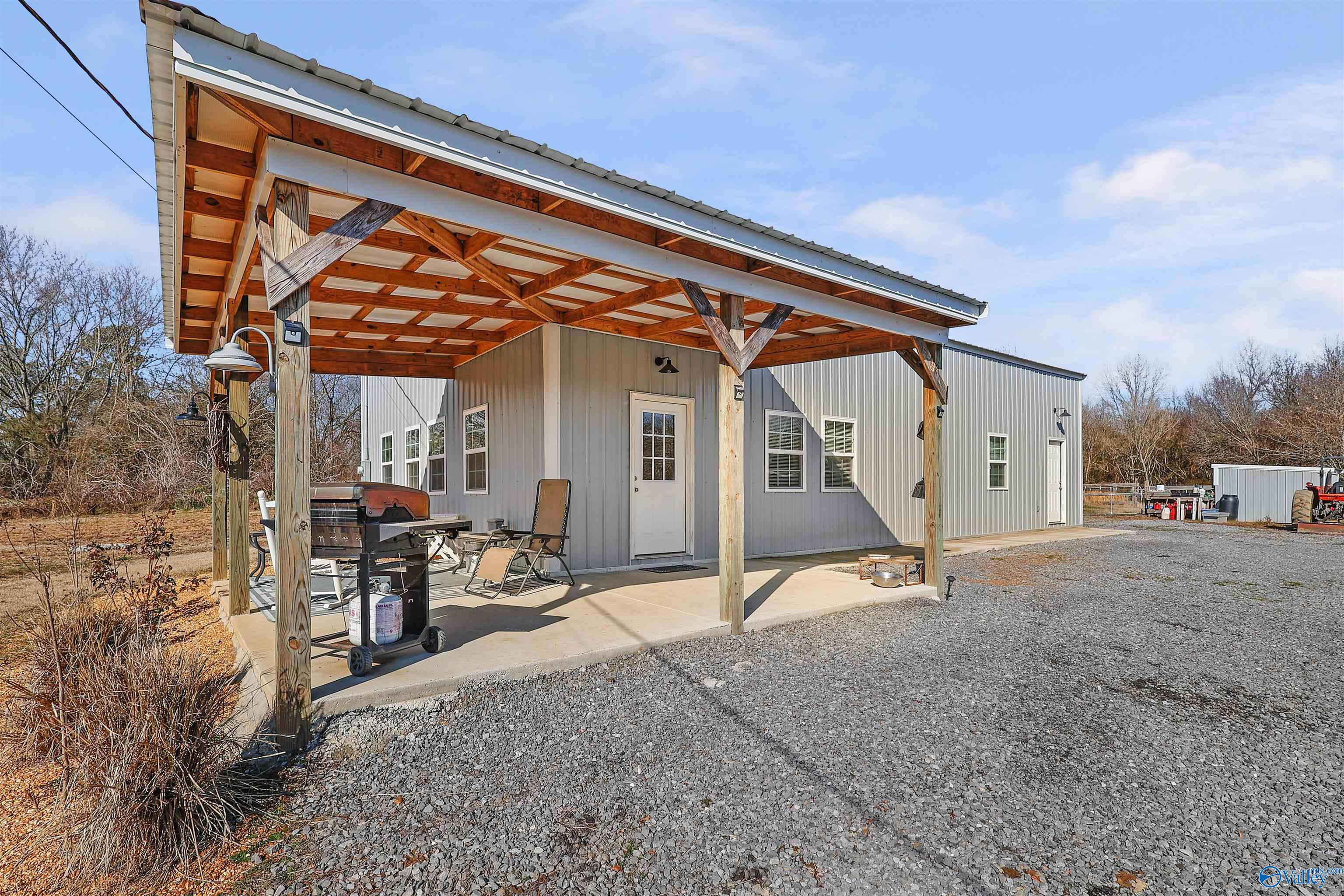 705 Vines Street, Arab, Alabama image 2