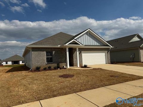 Homes For Rent - 12660 Whitcomb Circle<br/> Athens, AL 35613