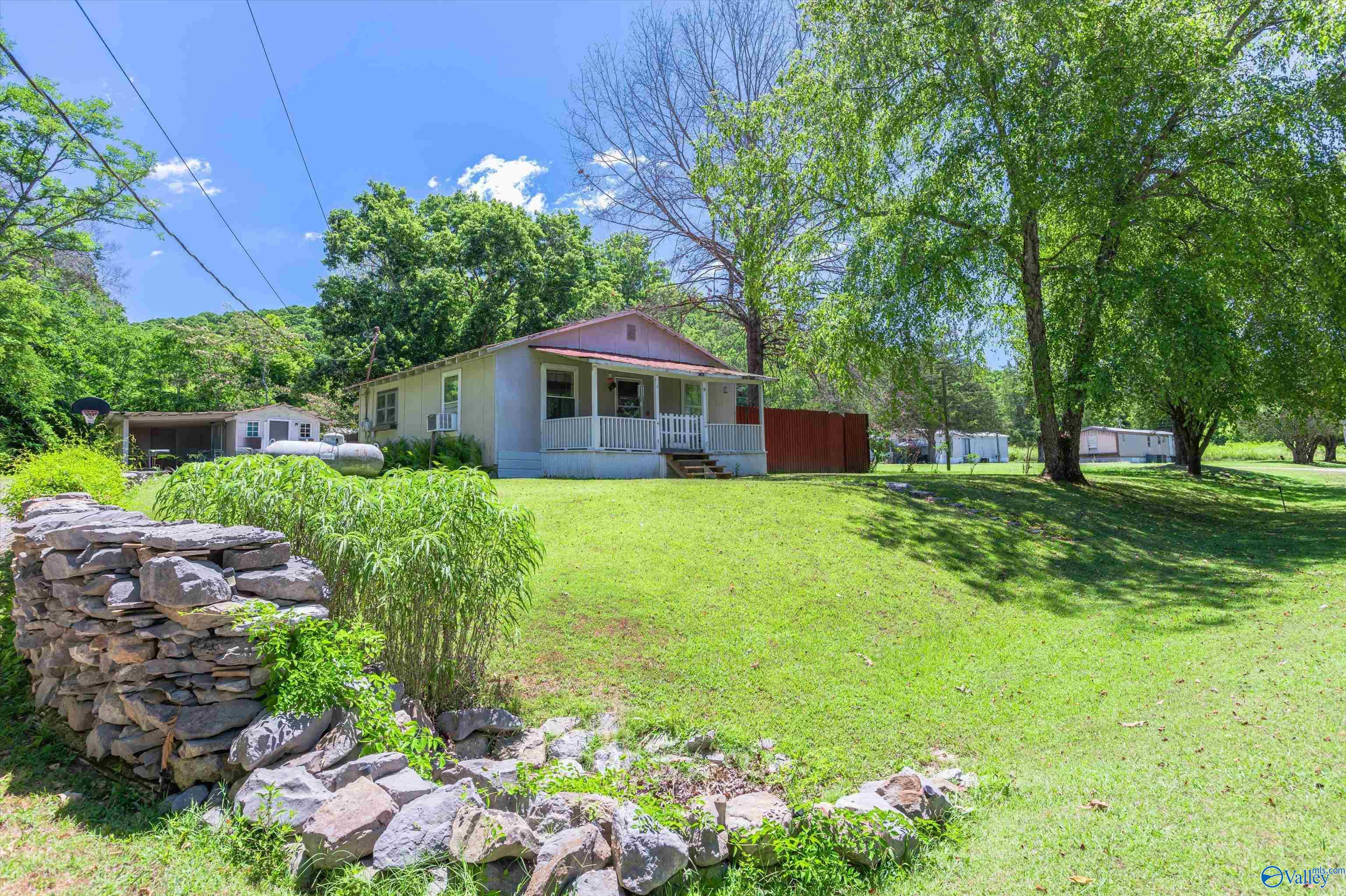 140 Happiness Drive, Scottsboro, Alabama image 2