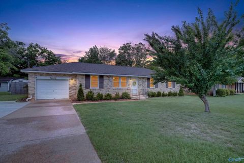 Homes For Sale - 7602 Ensley Drive<br/> Huntsville, AL 35802