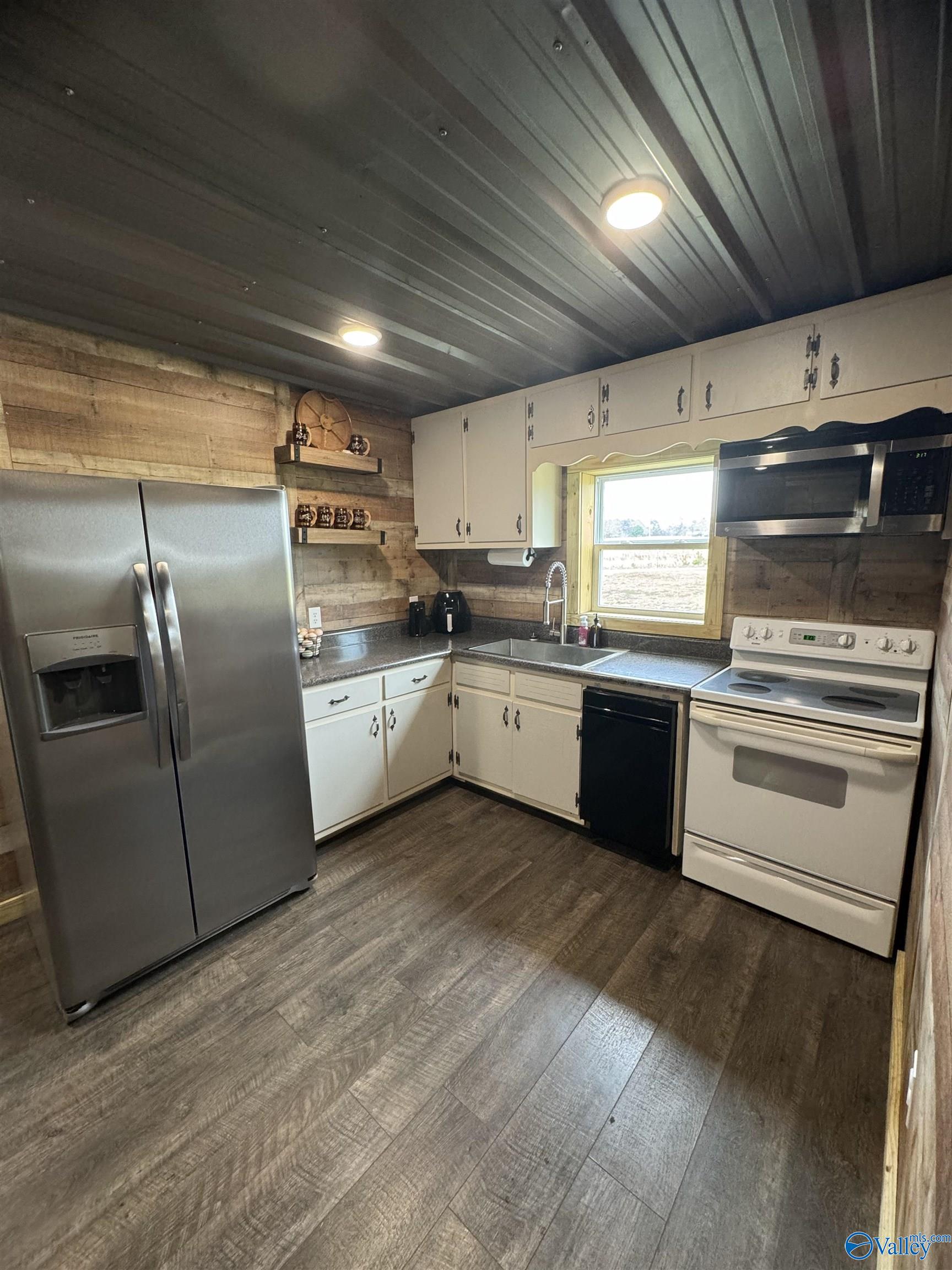 1920 County Road 1101, Vinemont, Alabama image 20