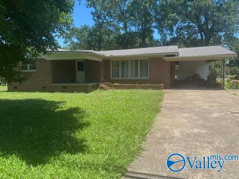 Homes For Sale - 2202 Roseberry Drive<br/> Jackson County, Scottsboro, AL 35768