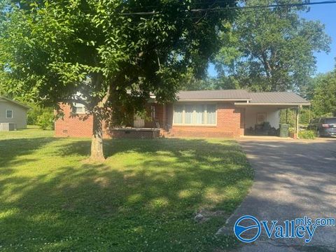 Photo of 2202 Roseberry Drive, Scottsboro, AL 35768 (MLS # 21919124)