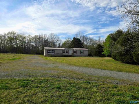 Mobile Home For Sale - 2709 S Danville Road<br/> Danville, AL 35619