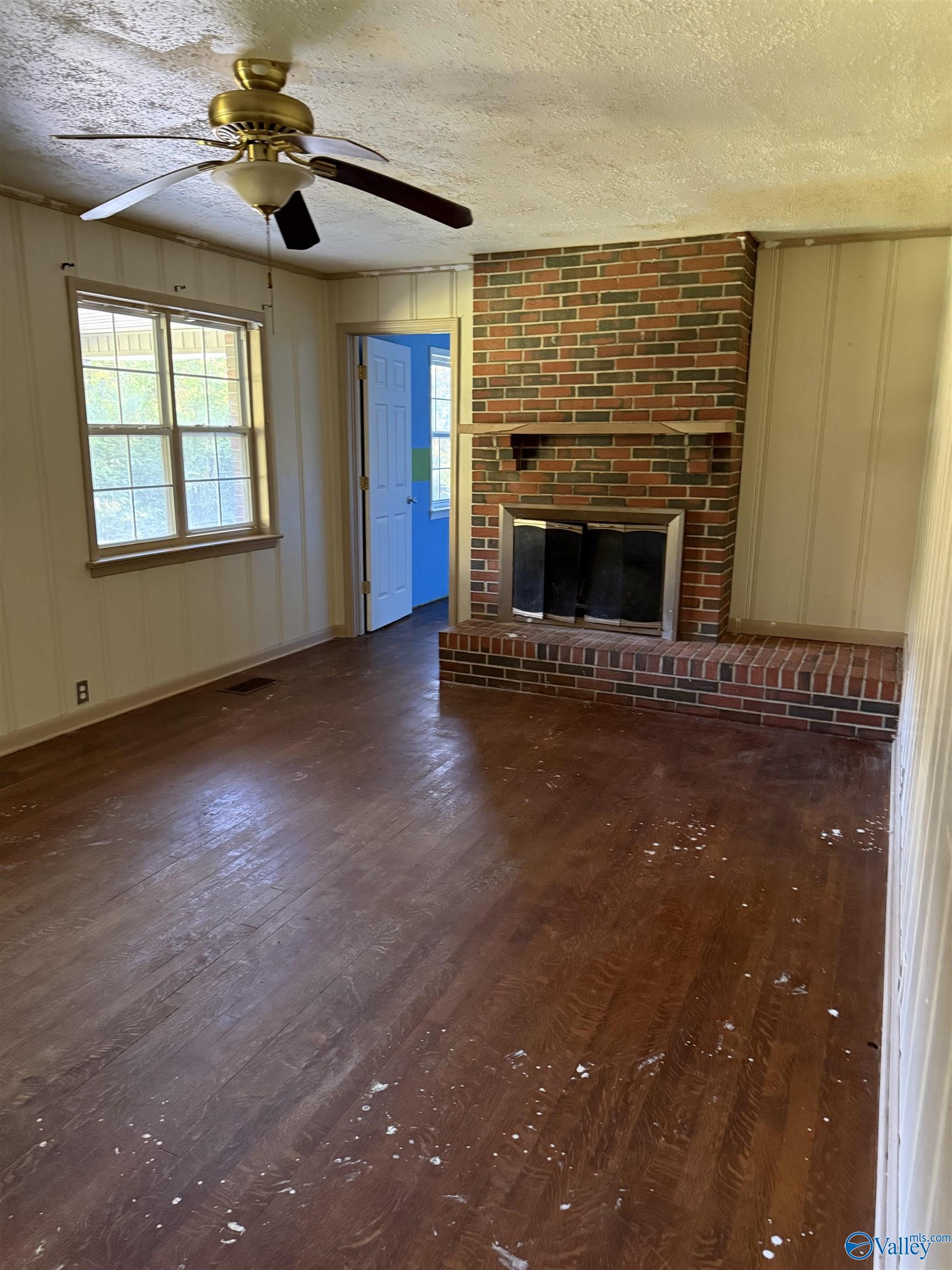 1055 County Road 1139