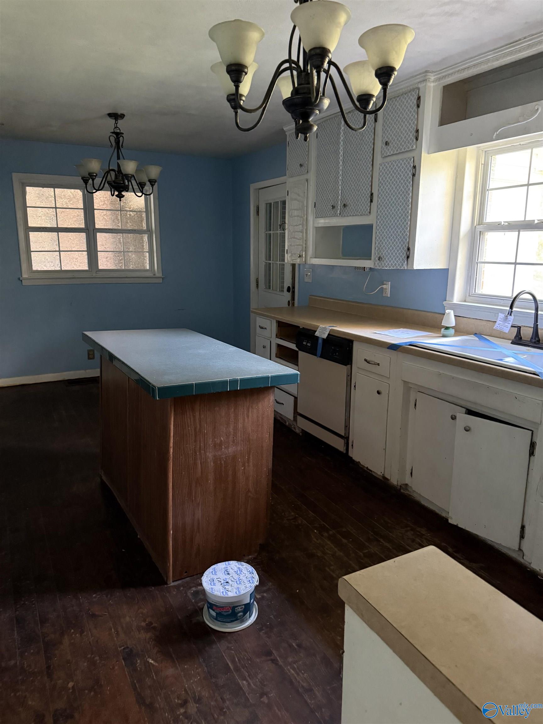 1055 County Road 1139