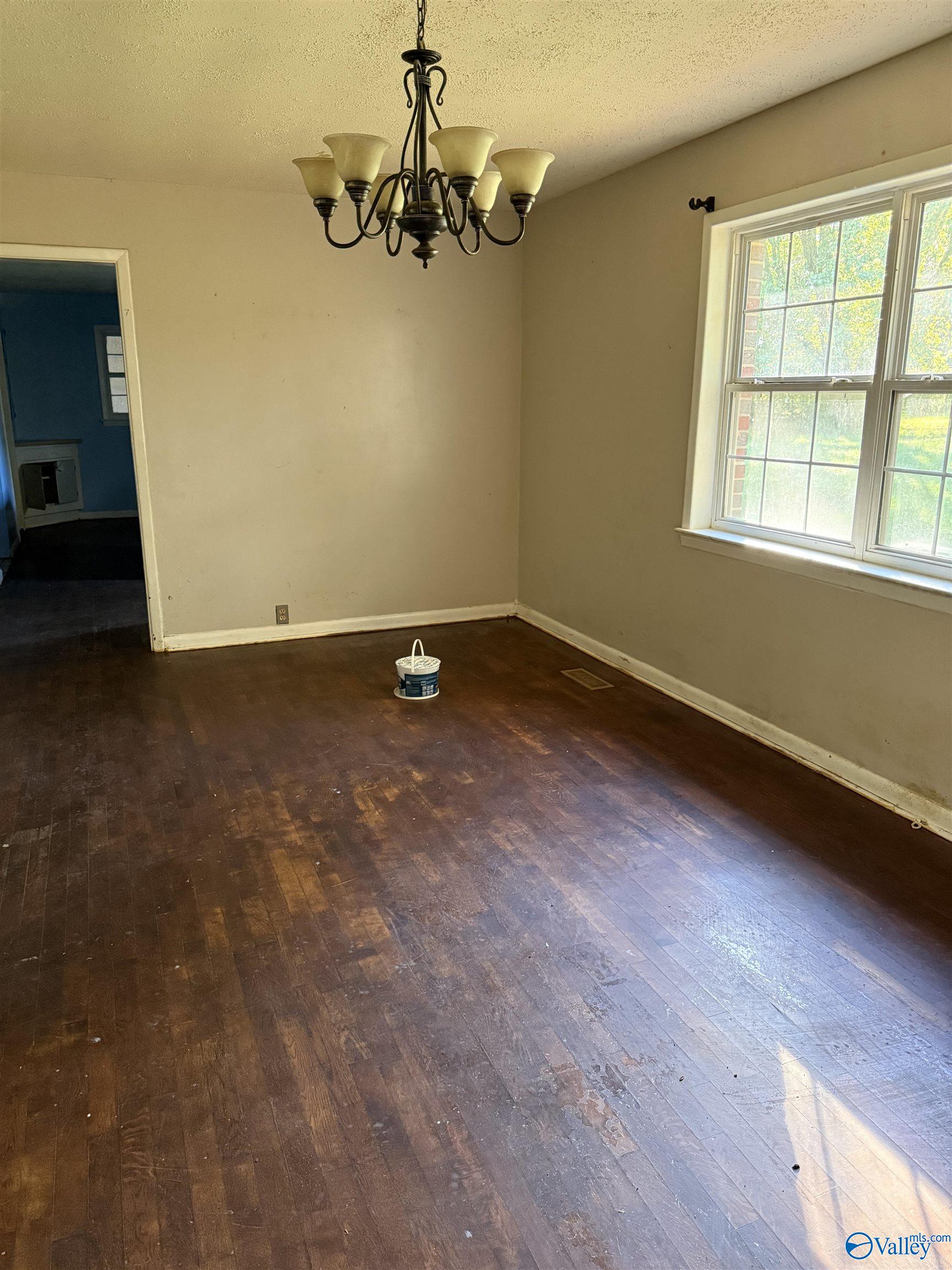 1055 County Road 1139