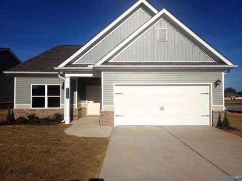 Homes For Sale - 20182 Nightingale Drive<br/> Athens, AL 35611