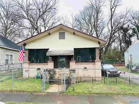 Homes For Sale - 904 Spruce Street<br/> Gadsden, AL 35901