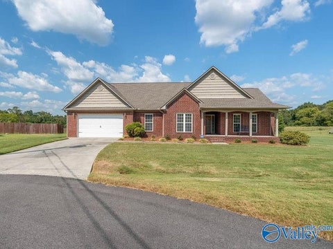 Homes For Sale - 28 Rothenburg Lane<br/> Marshall County, Arab, AL 35016