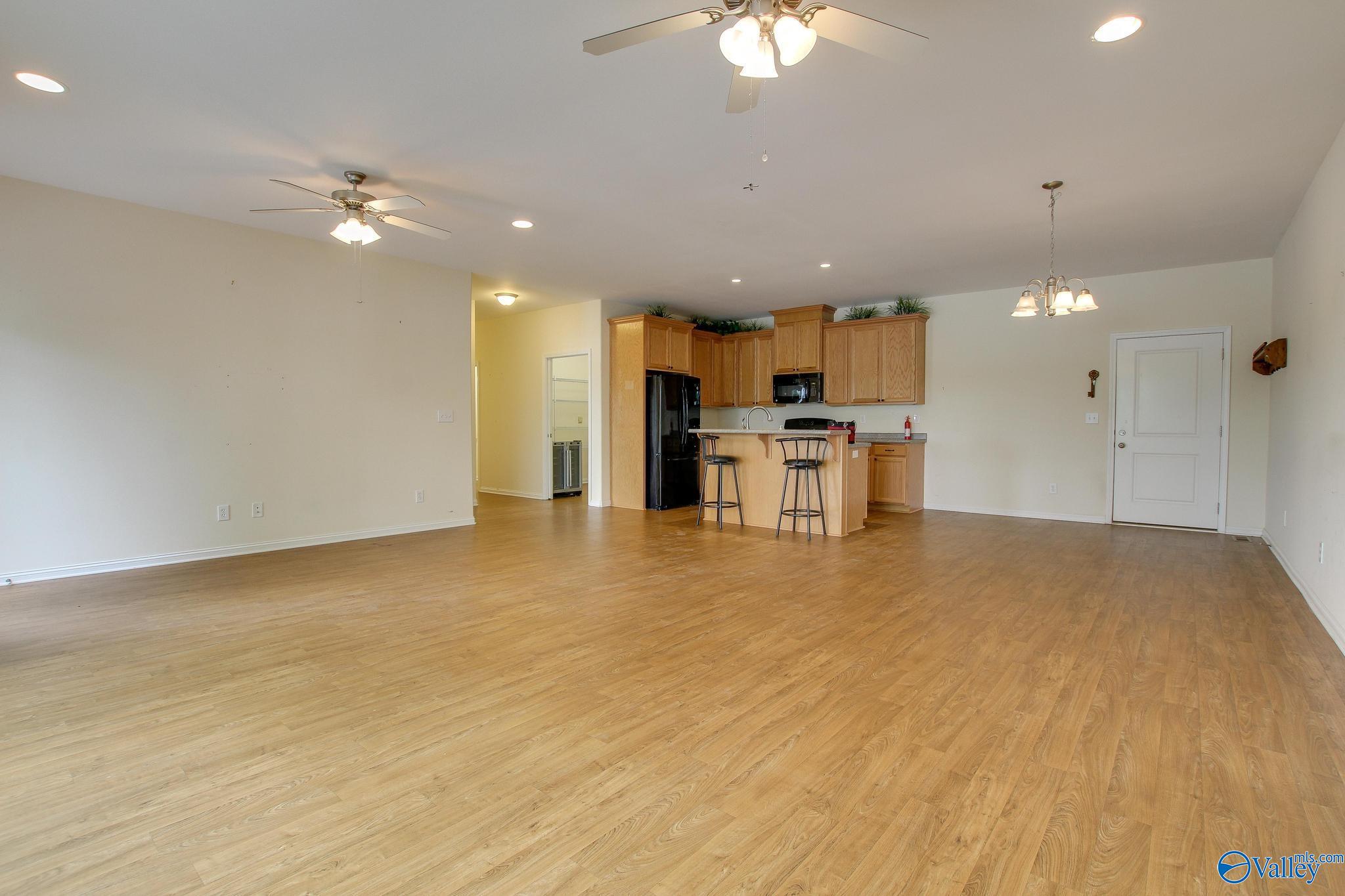 7995 Blue Springs Drive, Athens, Alabama image 8