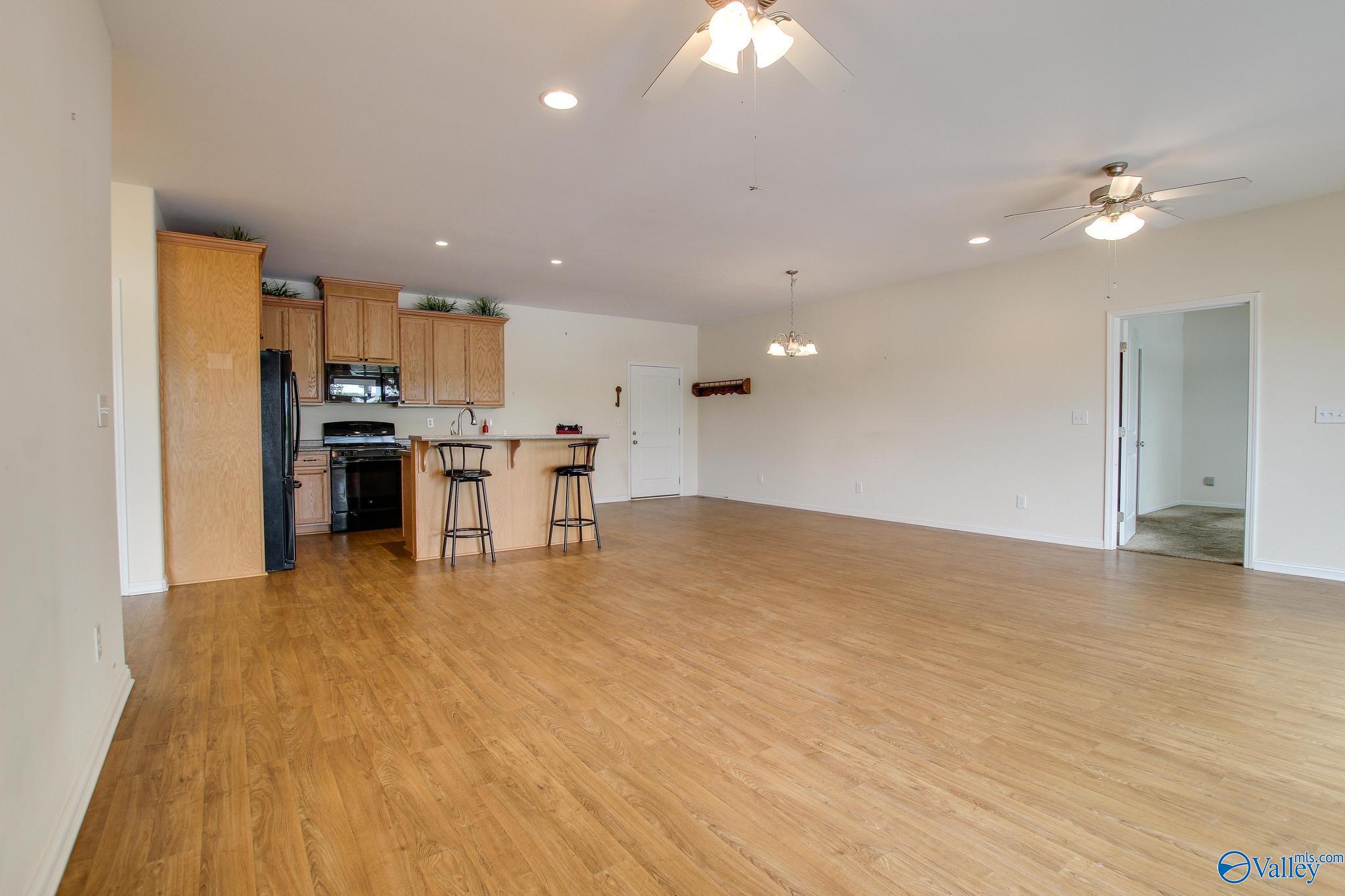 7995 Blue Springs Drive, Athens, Alabama image 9