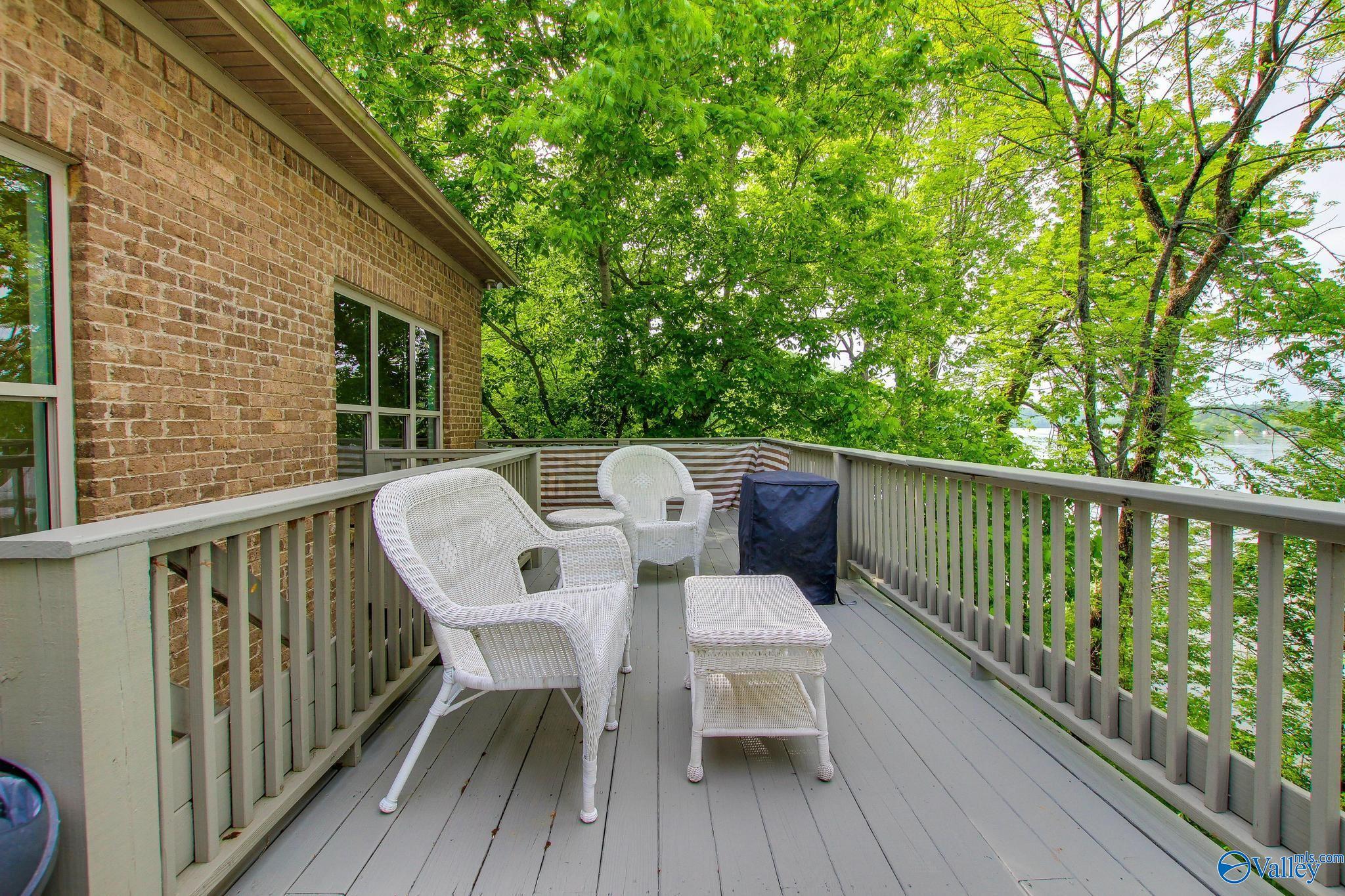 7995 Blue Springs Drive, Athens, Alabama image 5