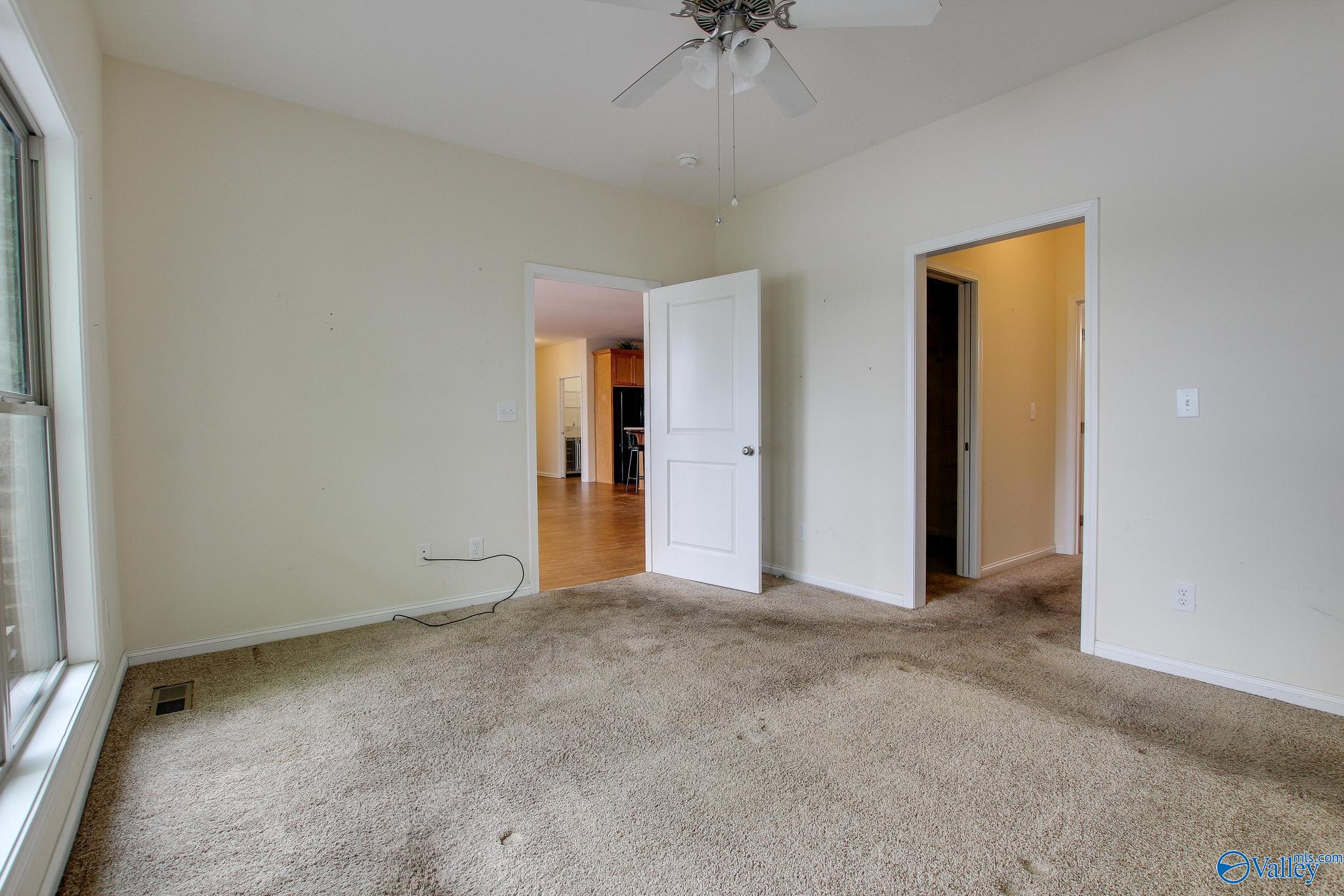 7995 Blue Springs Drive, Athens, Alabama image 15