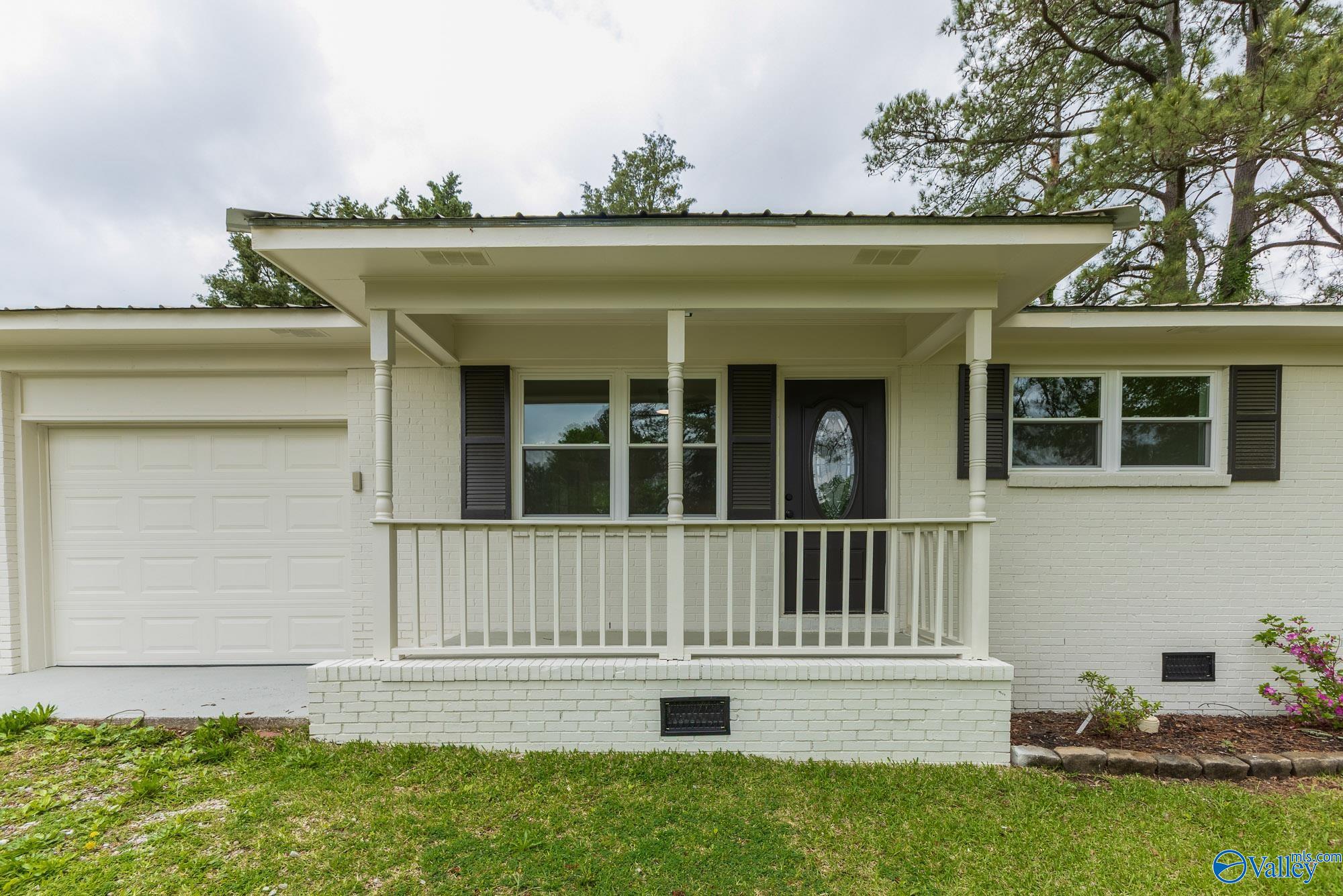 303 Gilchrist Street, Hartselle, Alabama image 2