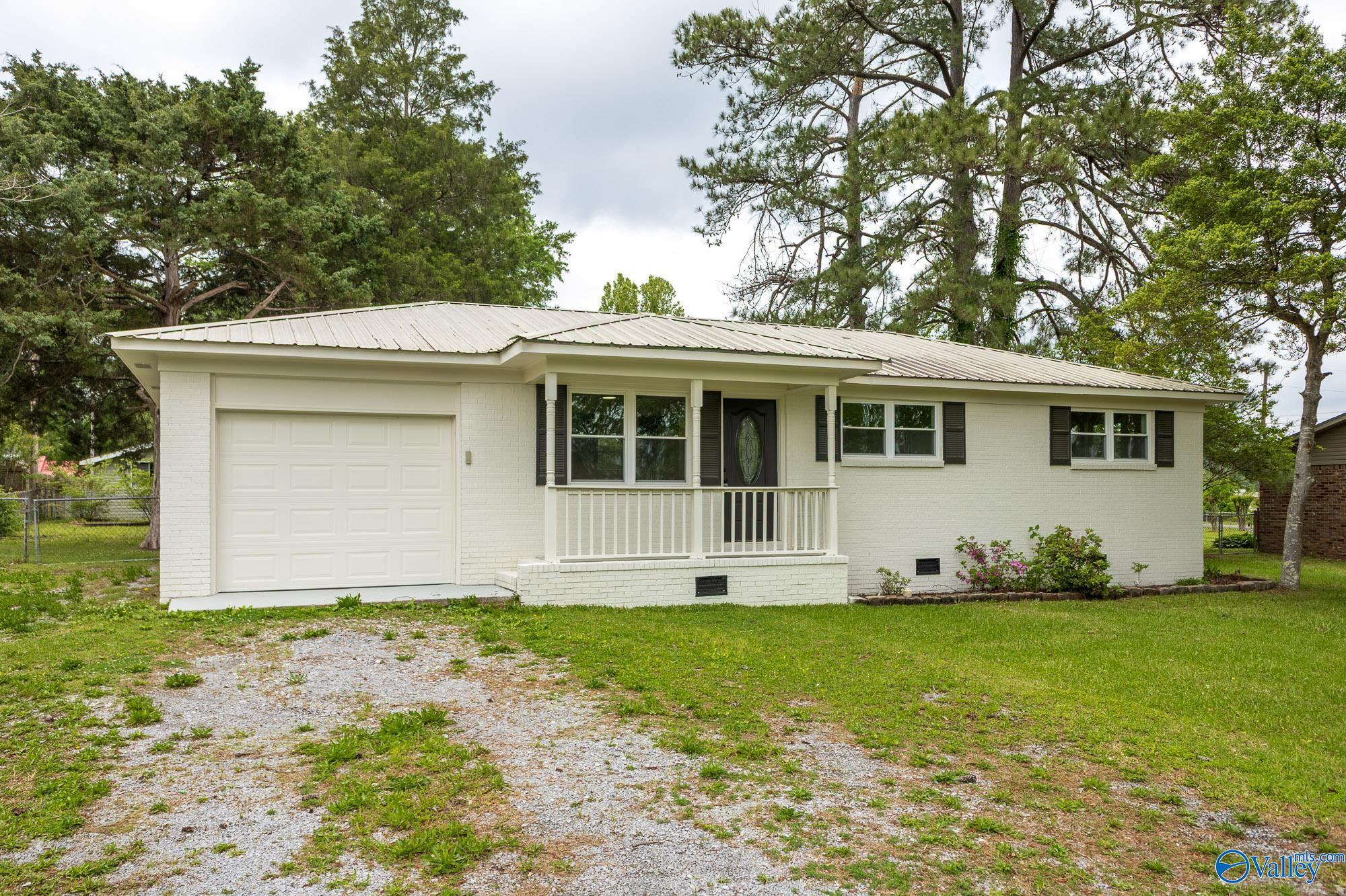 303 Gilchrist Street, Hartselle, Alabama image 4