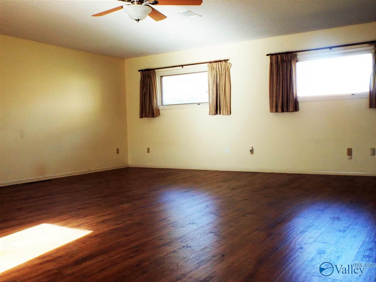 Huntsville, Alabama 35803, United States, 4 Bedrooms Bedrooms, ,2 BathroomsBathrooms,Residential,Active,213464