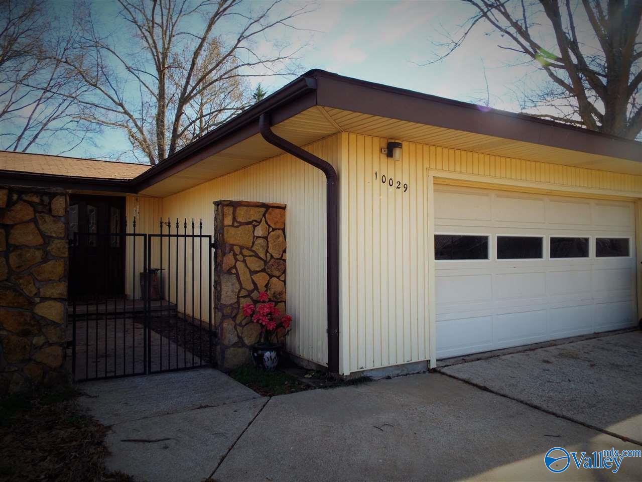 Huntsville, Alabama 35803, United States, 4 Bedrooms Bedrooms, ,2 BathroomsBathrooms,Residential,Active,213464