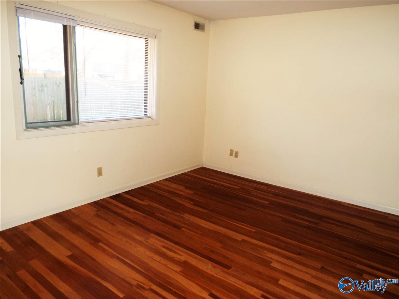 Huntsville, Alabama 35803, United States, 4 Bedrooms Bedrooms, ,2 BathroomsBathrooms,Residential,Active,213464