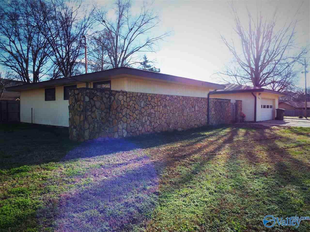 Huntsville, Alabama 35803, United States, 4 Bedrooms Bedrooms, ,2 BathroomsBathrooms,Residential,Active,213464