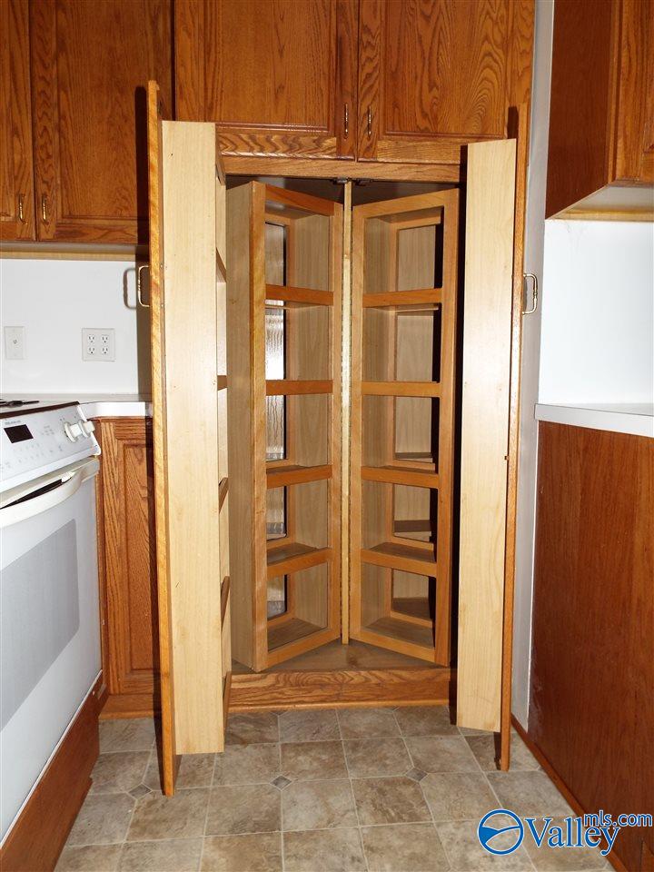 Huntsville, Alabama 35803, United States, 4 Bedrooms Bedrooms, ,2 BathroomsBathrooms,Residential,Active,213464