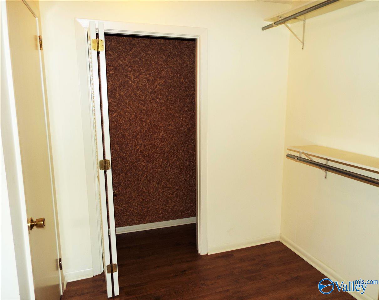 Huntsville, Alabama 35803, United States, 4 Bedrooms Bedrooms, ,2 BathroomsBathrooms,Residential,Active,213464