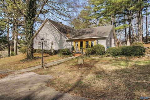 Photo of 77300 Highway 231, Blountsville, AL 35031 (MLS # 21910208)