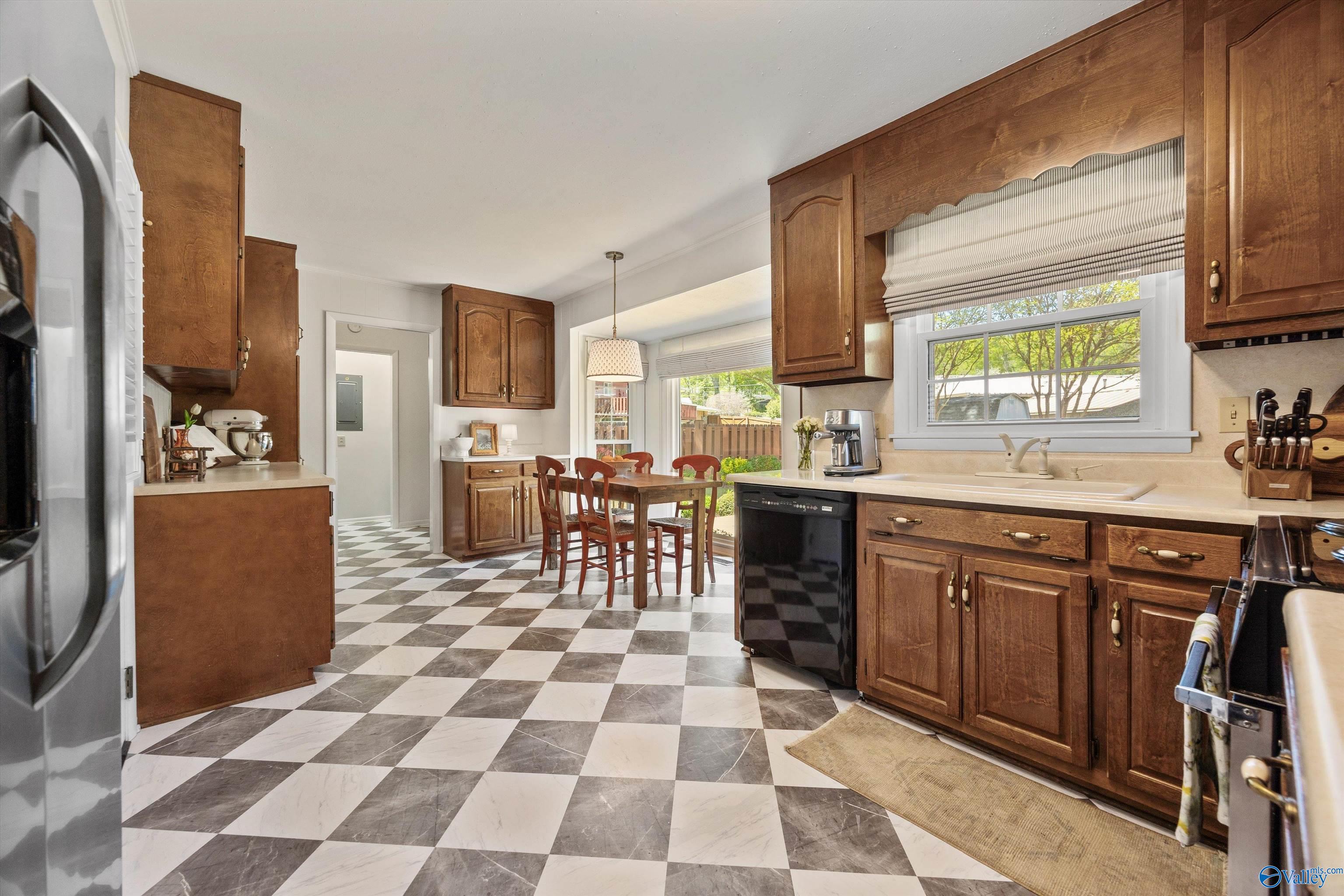 817 SE Forrest Heights Drive, Huntsville, Alabama image 9