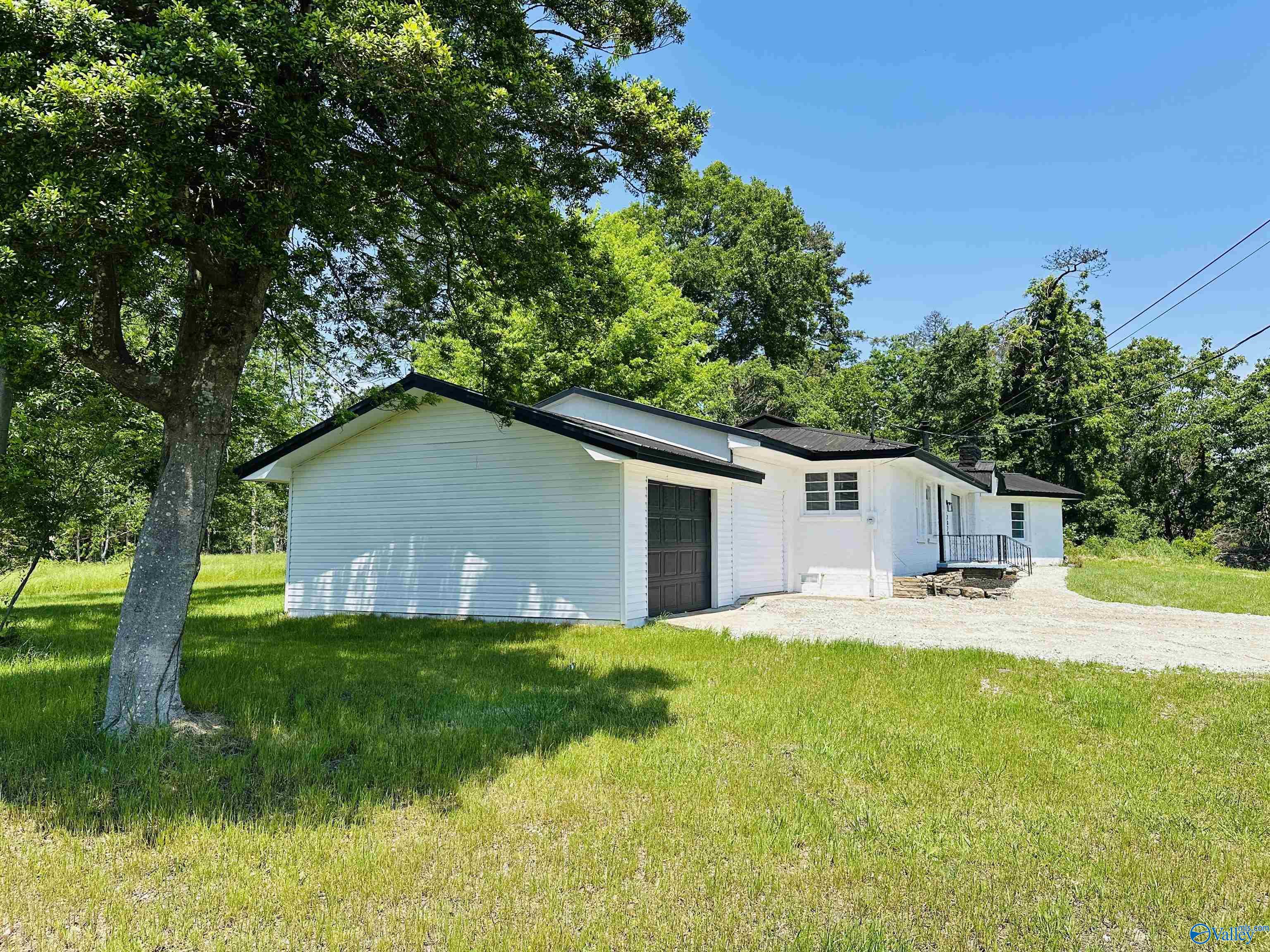 2829 Highway 231, Laceys Spring, Alabama image 1