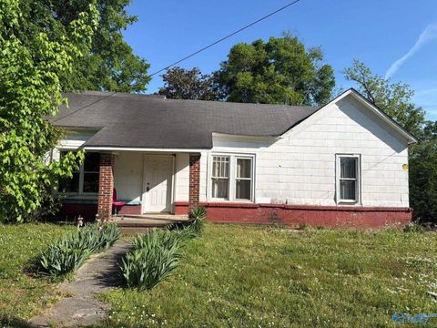 Multifamily For Sale - 704 West Washington Street<br/> Athens, AL 35611