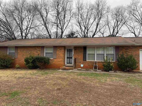 Homes For Rent - 3205 Lewisburg Drive<br/> Huntsville, AL 35810