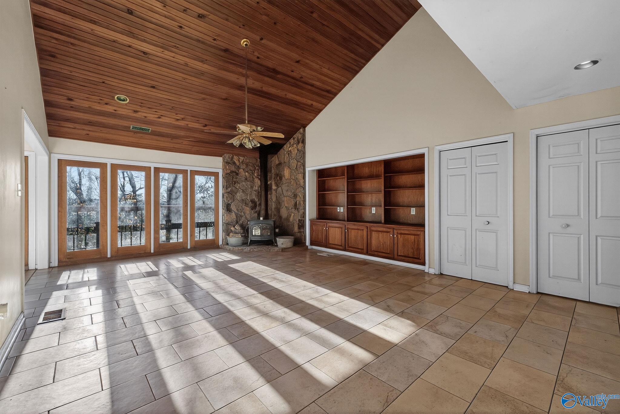 1912 Indian Hills Road