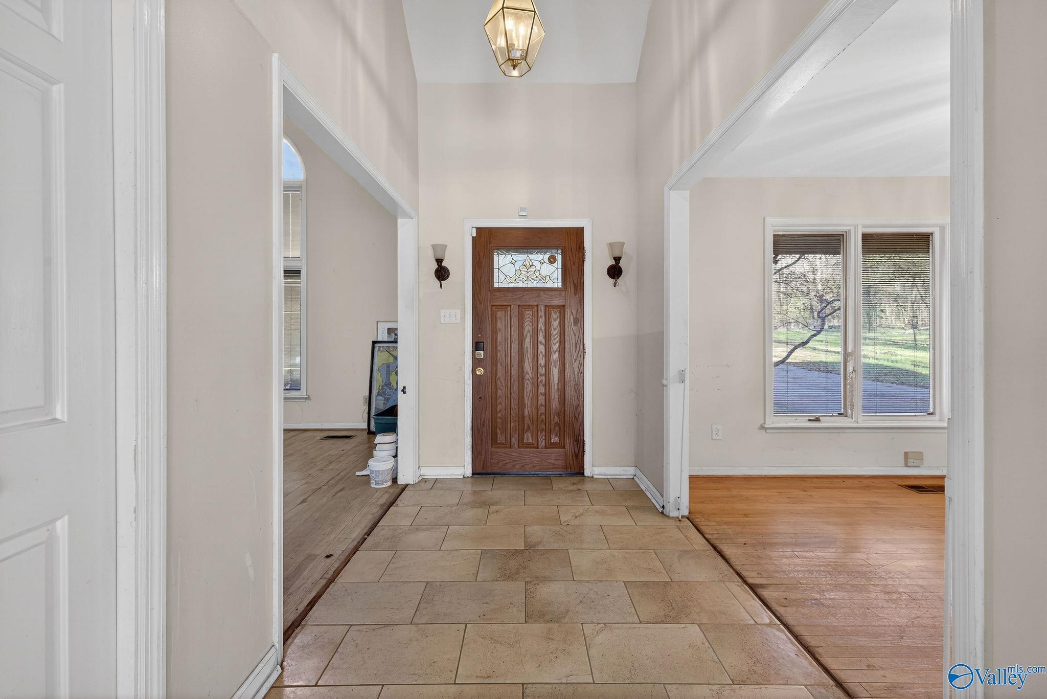 1912 Indian Hills Road