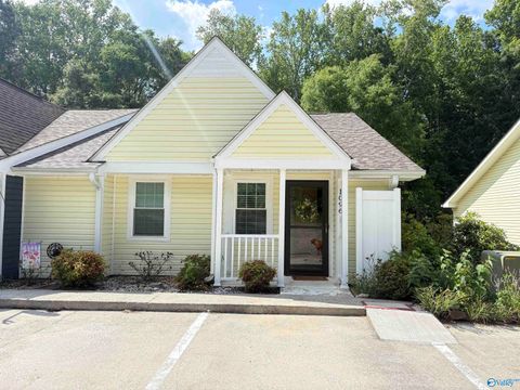 Townhouse For Sale - 1096 Bob Jones Road<br/> Scottsboro, AL 35769