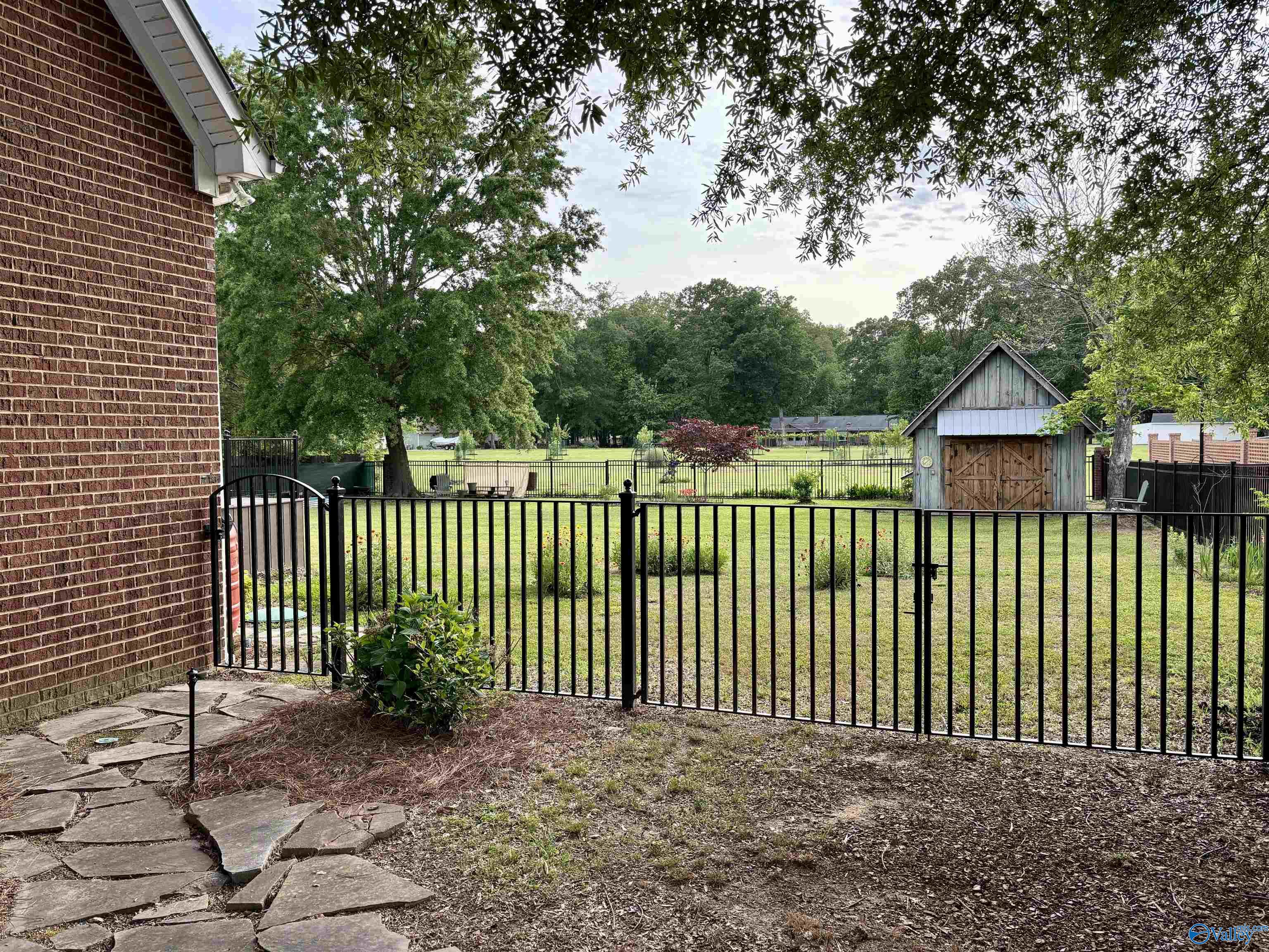 400 Meadow Wood Road, Gadsden, Alabama image 3