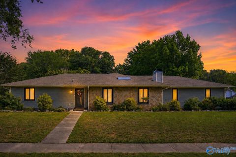 Photo of 2500 SE Wynterhall Road, Huntsville, AL 35803 (MLS # 21919130)