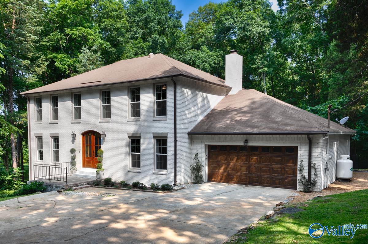 123 Stoneway Trail